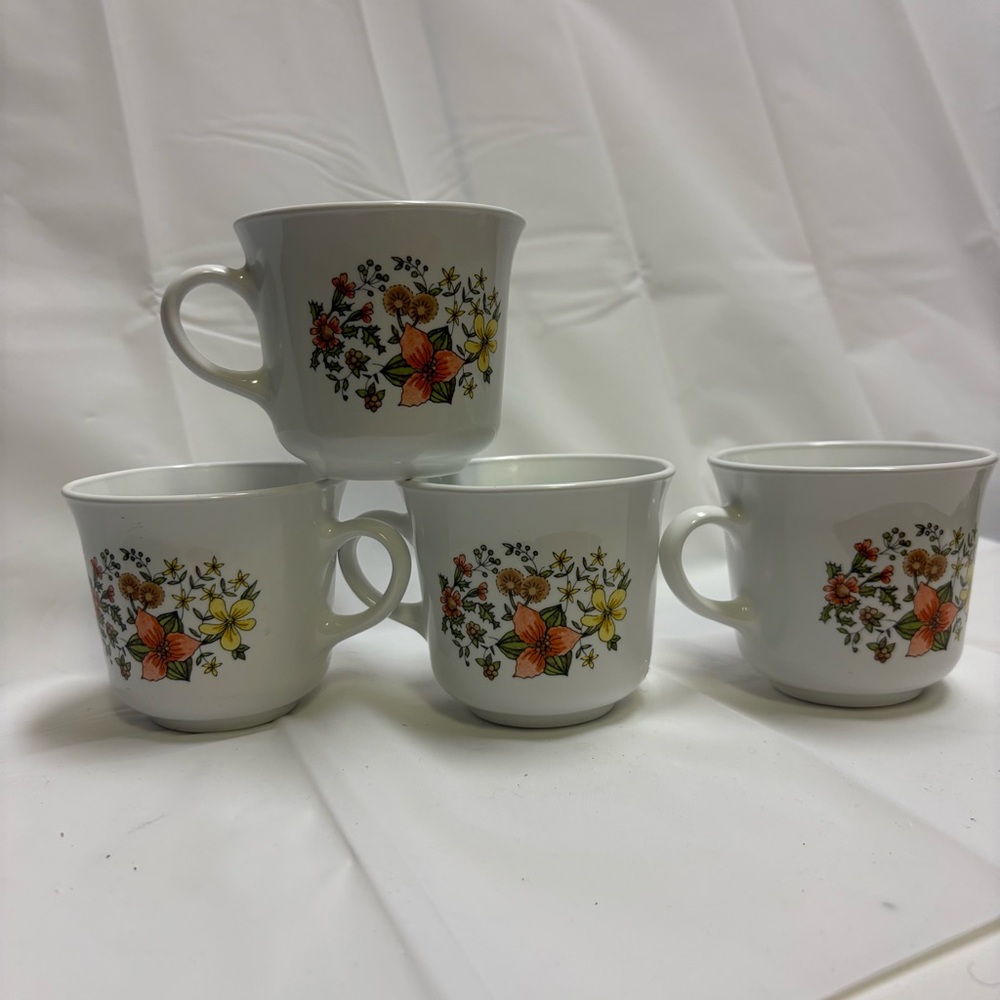 Corelle INDIAN SUMMER White Mugs with Floral Design total 4 mugs